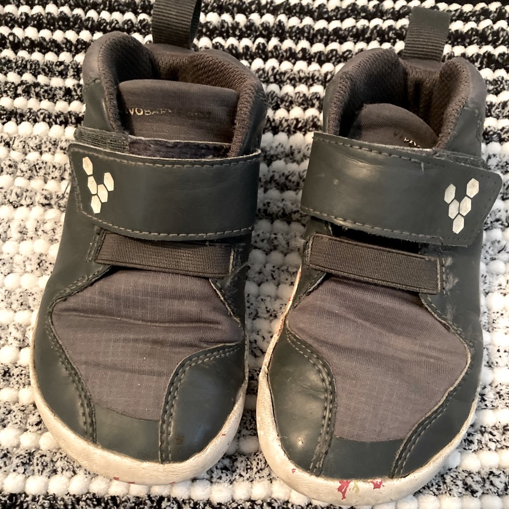 Vivobarefoot toddler bootie with thermal insole Eu25/US8